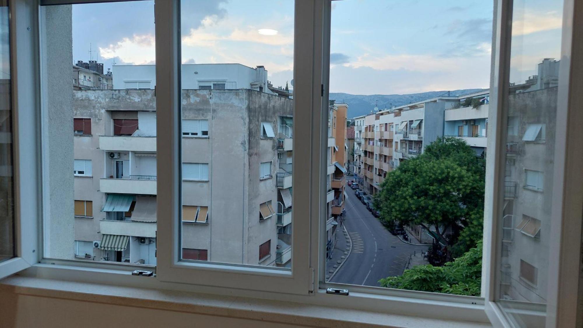 Room With Private Toilet And Terrace In City Center In Shared Apartment Split Exterior photo