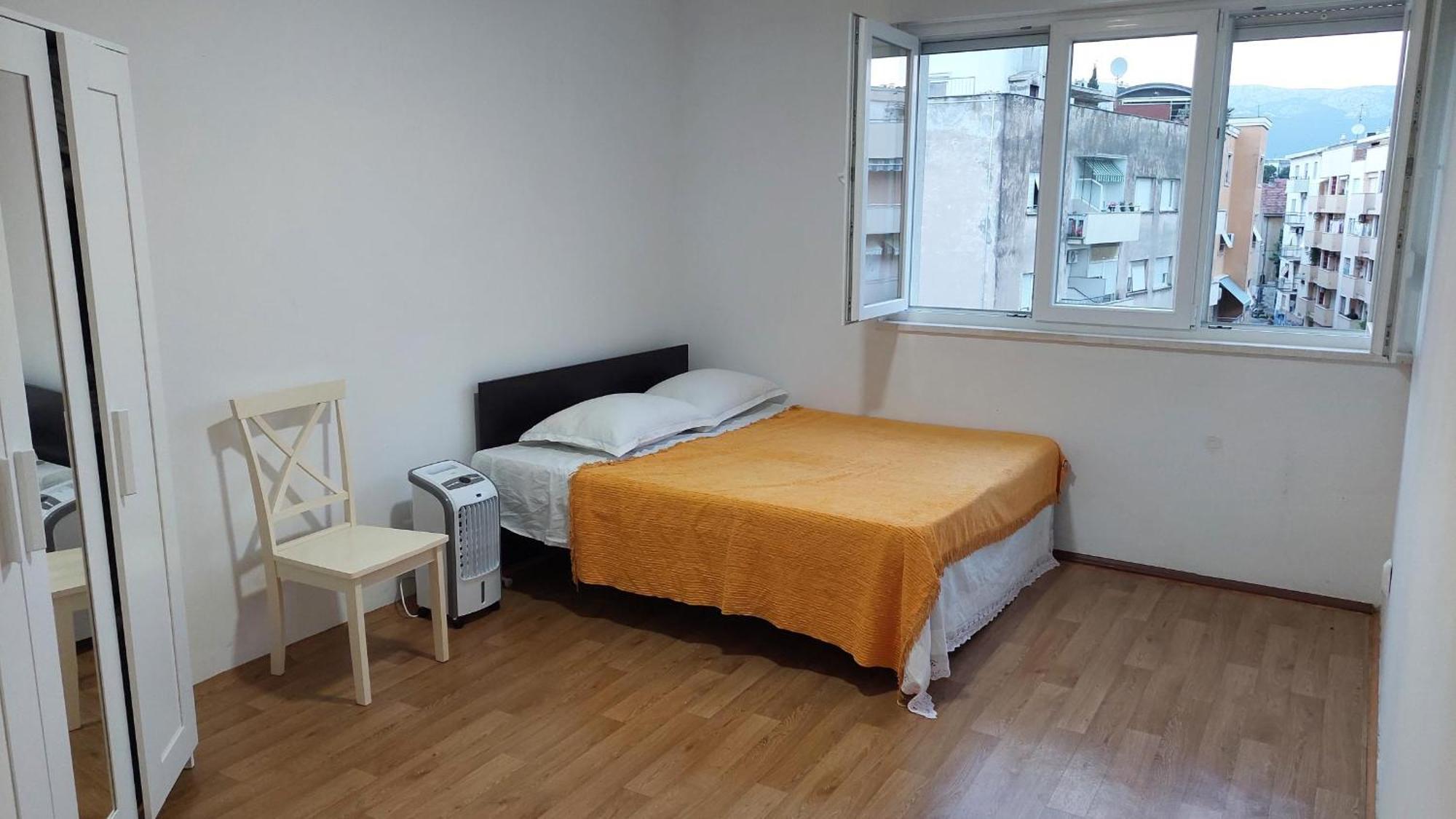 Room With Private Toilet And Terrace In City Center In Shared Apartment Split Exterior photo