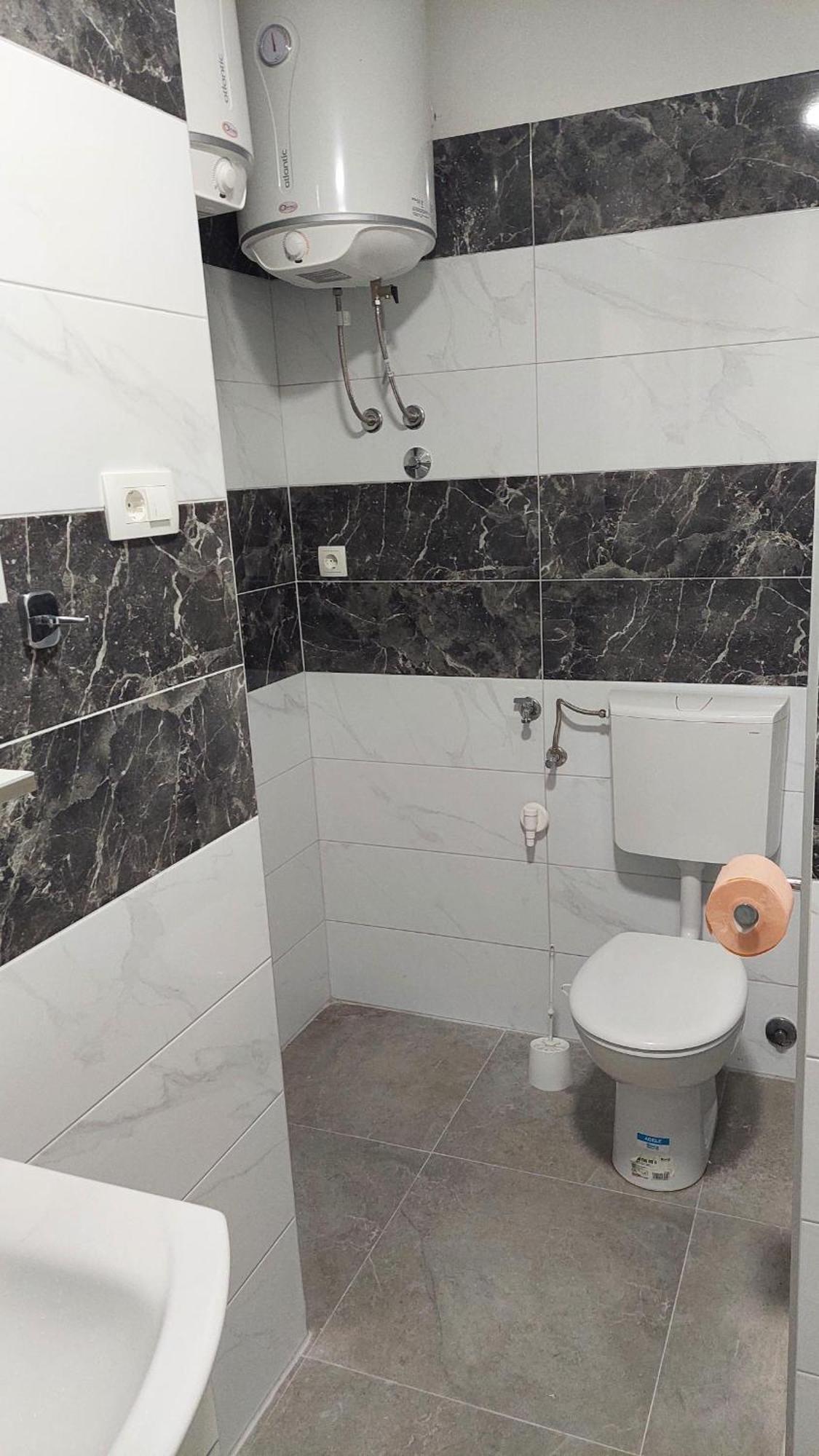 Room With Private Toilet And Terrace In City Center In Shared Apartment Split Exterior photo