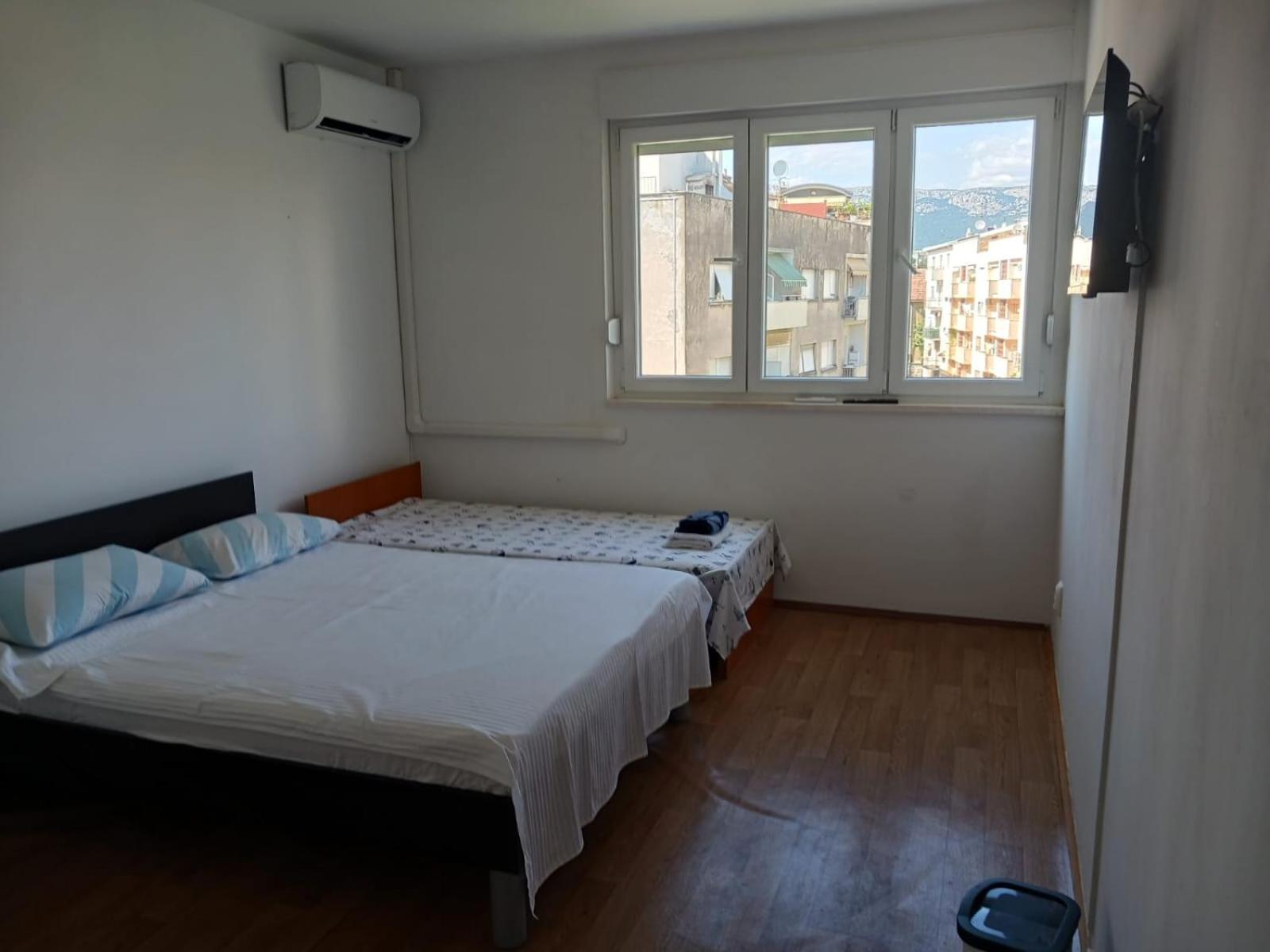 Room With Private Toilet And Terrace In City Center In Shared Apartment Split Exterior photo